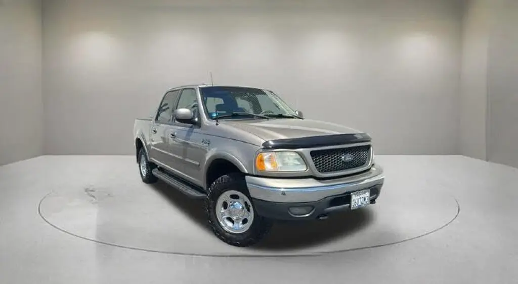 Ford F-150 2001 4dr SuperCrew XLT 4WD Styleside SB