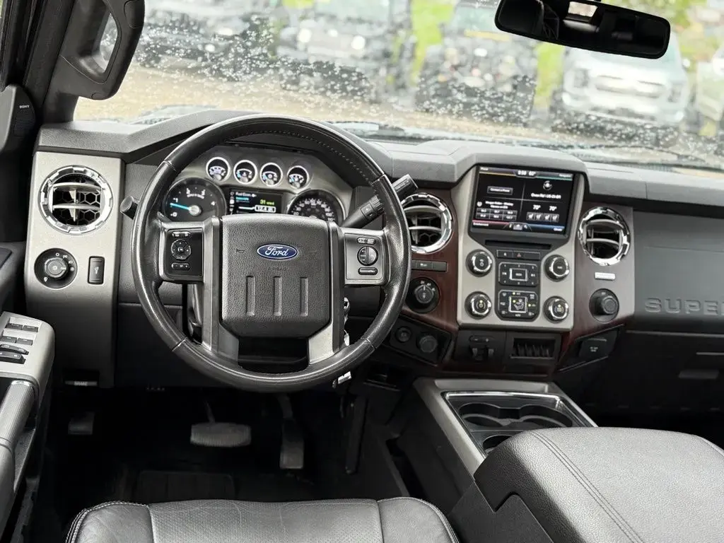 Ford F-350 Super Duty 2016 4x4 Lariat 4dr Crew Cab 6.8 ft. SB SRW Pickup