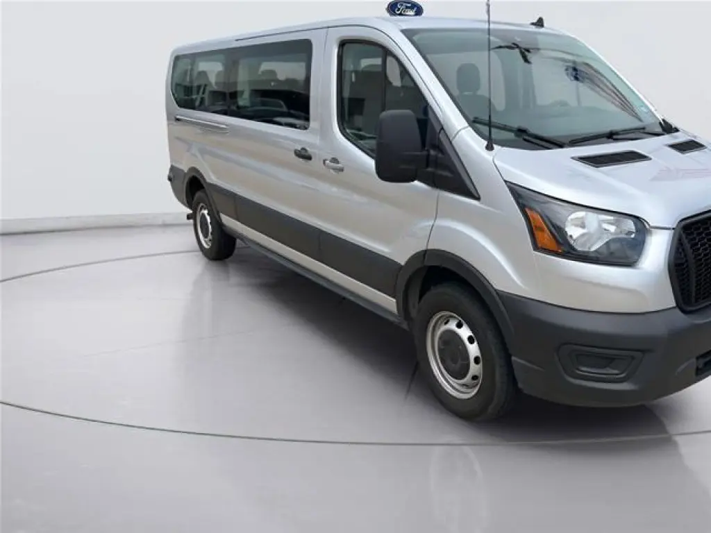 Ford Transit 2024 350 XL 3 puertas techo bajo pasajeros largo
