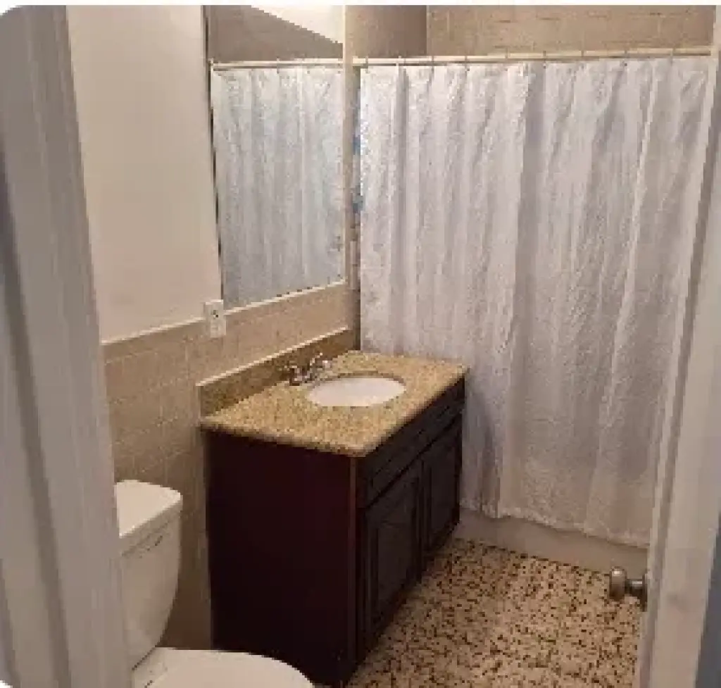 ALHAMBRA SE RENTA CUARTO