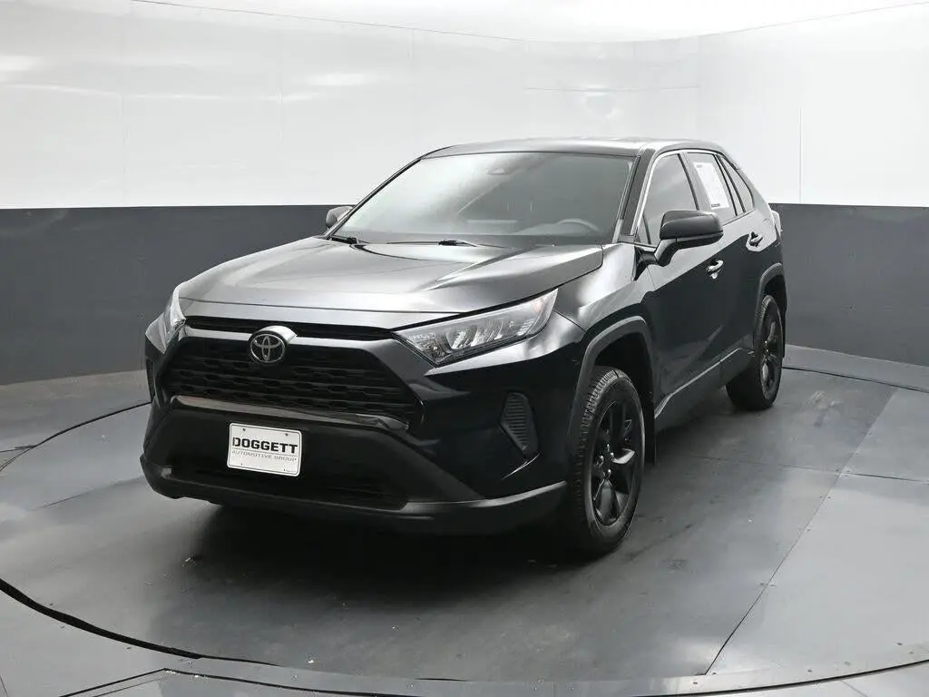 Toyota RAV4 2022 LE 4dr SUV