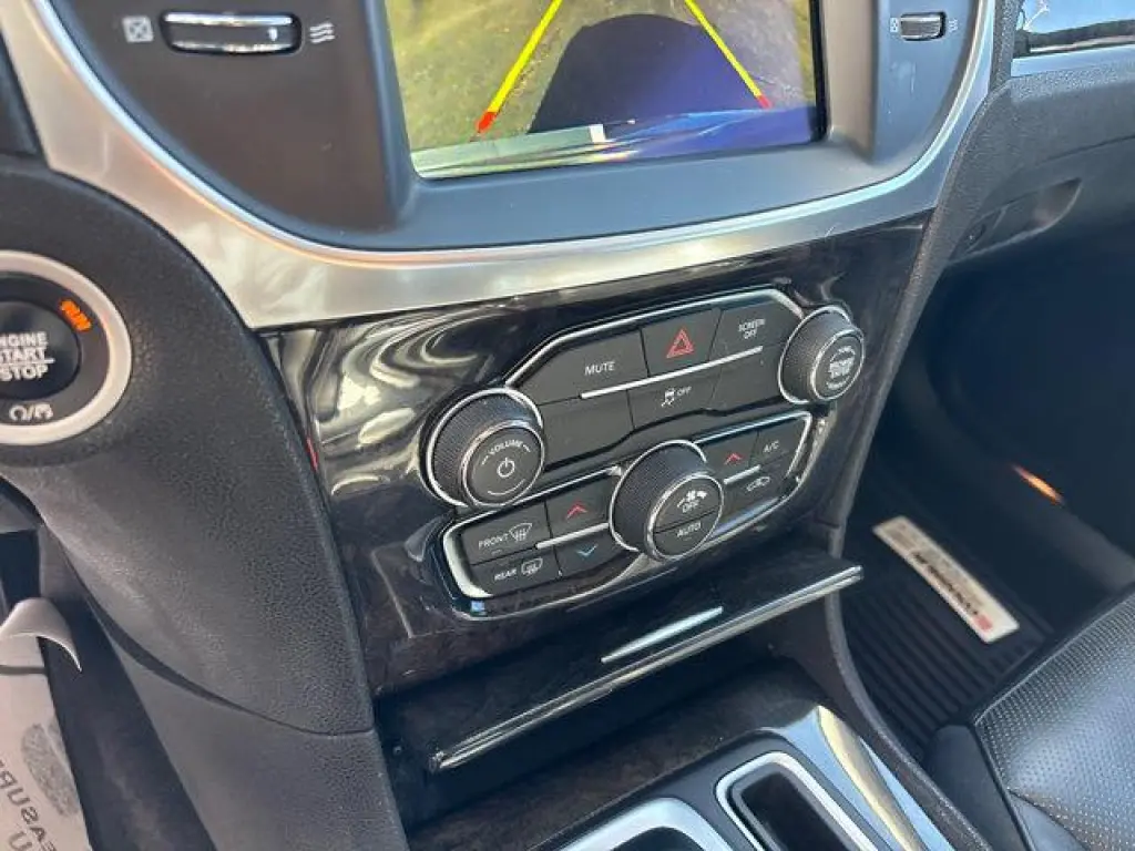 Chrysler 300 2018 Limited 4dr Sedán