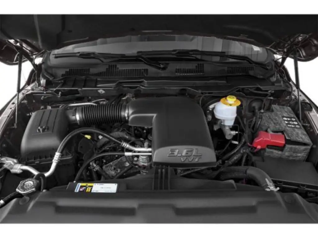 Ram 1500 2018 4x4 SLT 4dr Crew Cab 5.5 ft. SB Pickup