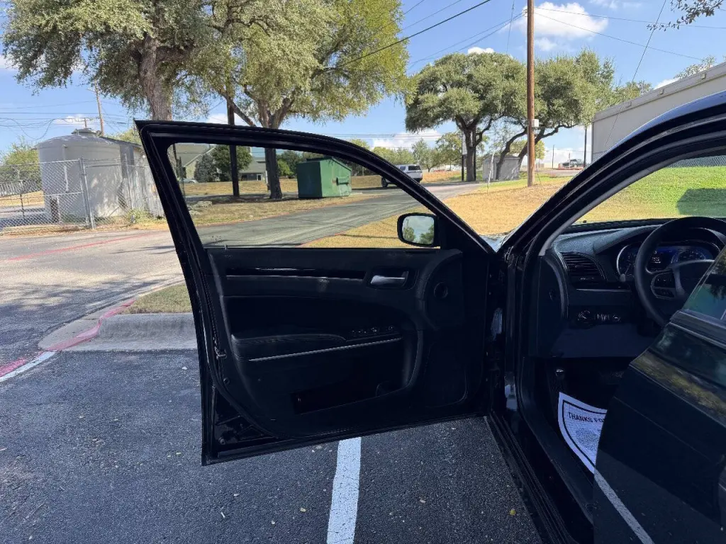 2023 Chrysler 300
