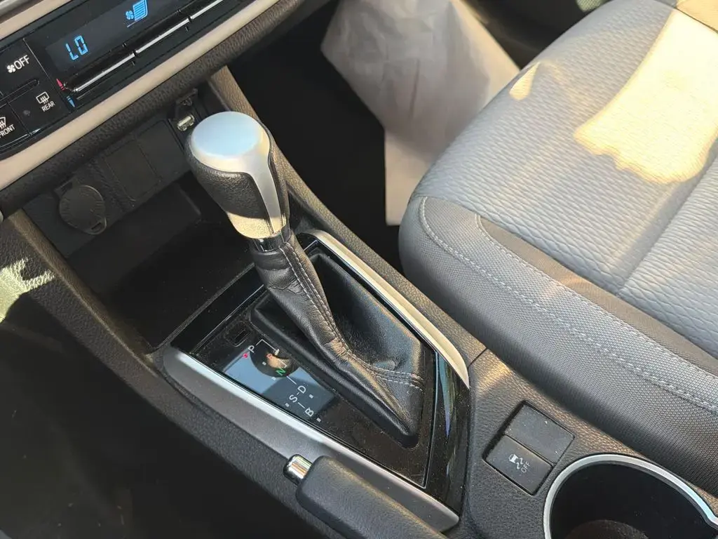Toyota Corolla 2018 LE 4dr Sedán