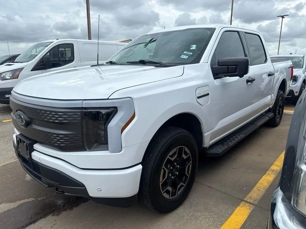 Ford F-150 Lightning 2023 AWD XLT 4dr SuperCrew 5.5 ft. SB