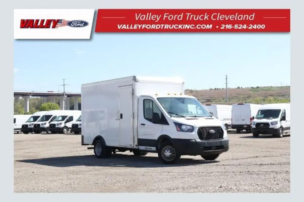 Ford Transit 2022 350 HD 2dr 138 in. WB DRW Cutaway Chassis w/9950 Lb. GVWR