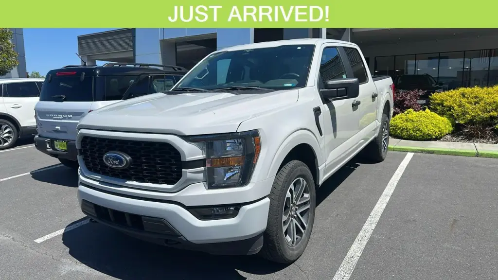 Ford F-150 2023 4x4 XL 4dr SuperCrew 5.5 ft. SB