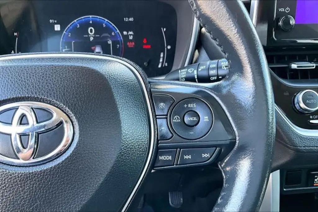 Toyota Corolla Cross 2024 XLE 4dr Crossover