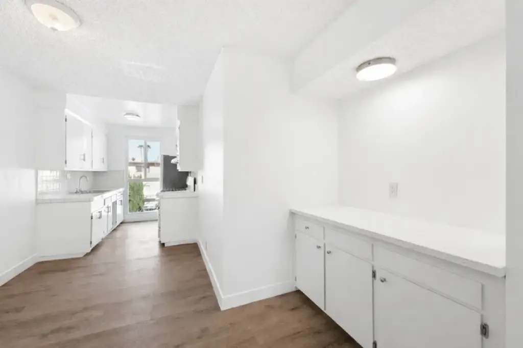 2.5x the rent minimum