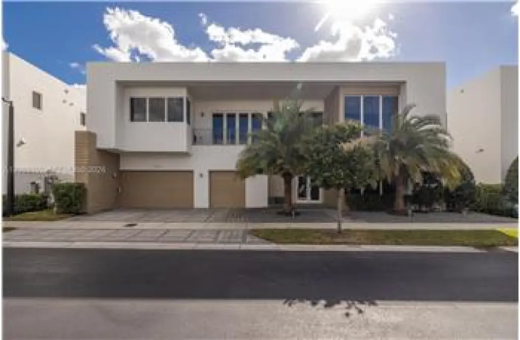 Propiedad de alquiler con 5 dormitorios y 5.5 baños en DORAL