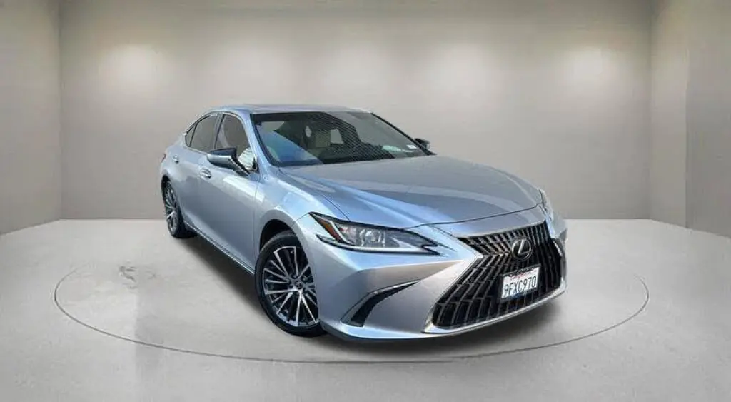 Lexus ES 300h 2023 4dr Sedán