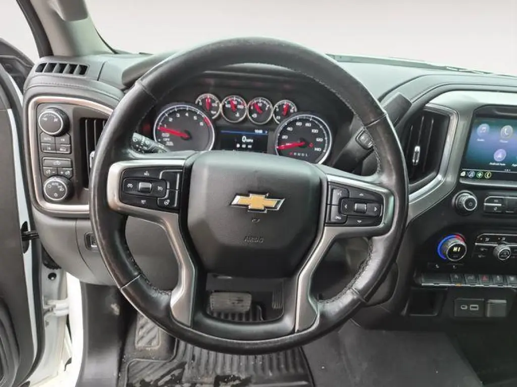 Chevrolet Silverado 1500 2019 4x4 LT 4 puertas Doble Cabina 5.8 pies SB