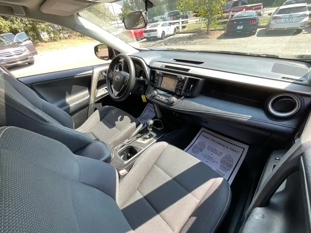 Toyota RAV4 2016 XLE SUV de 4 puertas