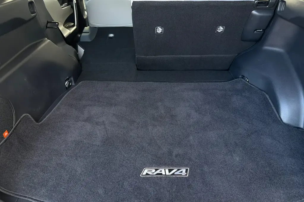Toyota RAV4 2021 XLE Premium SUV de 4 puertas