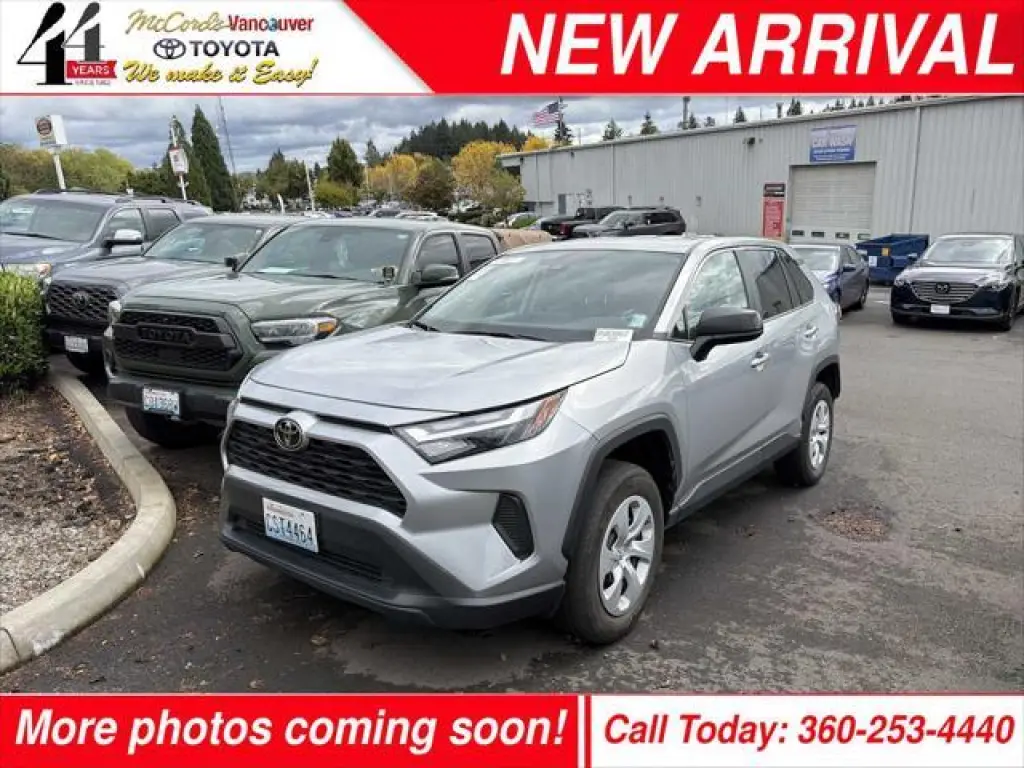 Toyota RAV4 2025 AWD LE 4dr SUV