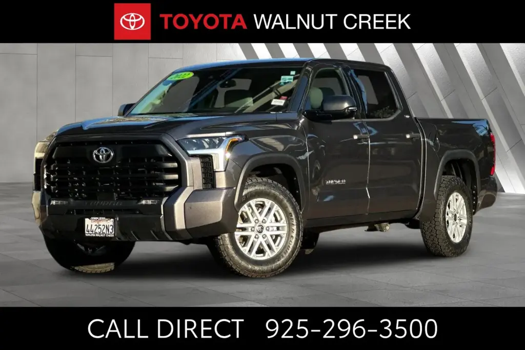 Toyota Tundra 2022 4x2 SR5 4dr CrewMax Cab Pickup SB