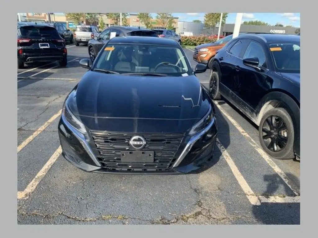 Nissan Altima 2025 2.5 SV 4dr Sedán