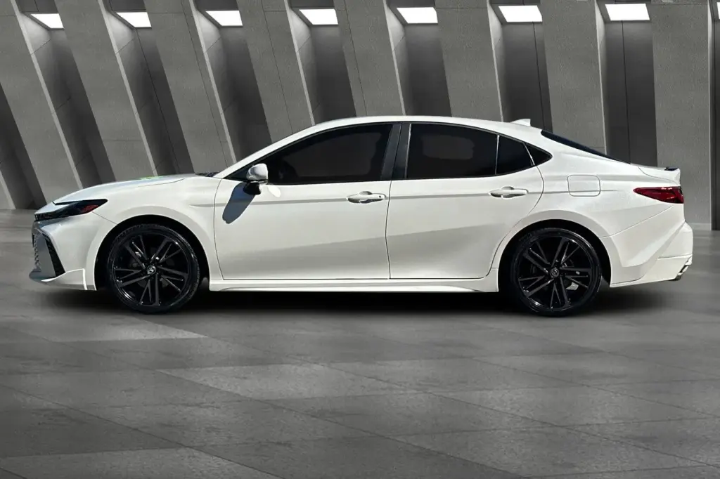 Toyota Camry 2025 SE 4dr Sedán