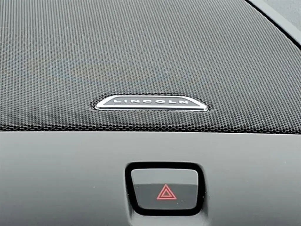 Lincoln Continental 2017 tracción en las cuatro ruedas Premiere 4d Sedán