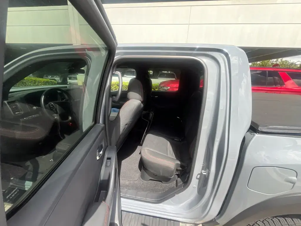 Nissan Frontier 2024 4x4 PRO-4X 4dr Crew Cab 5 ft. SB