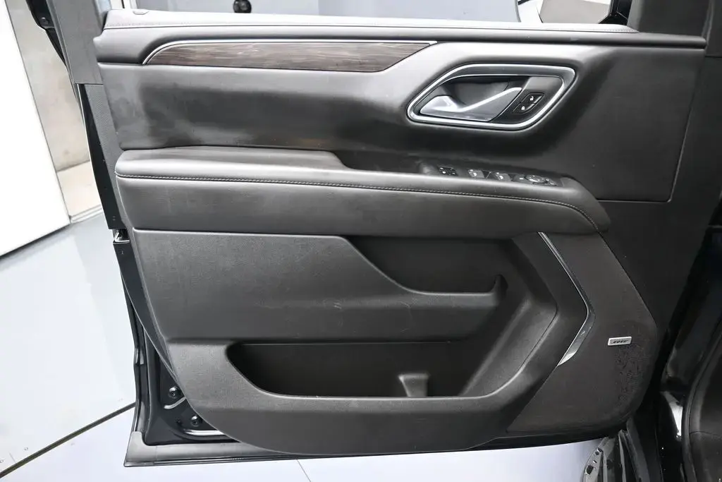 Chevrolet Suburban 2024 4x2 LT SUV de 4 puertas