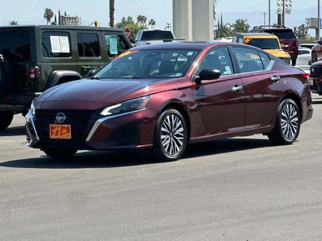 Nissan Altima 2025 2.5 SV 4dr Sedán