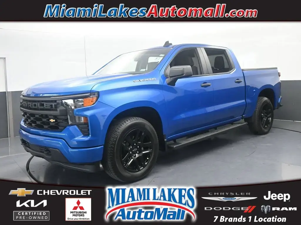 Chevrolet Silverado 1500 2024 4x2 Custom 4 puertas Cabina Crew 5.8 pies SB