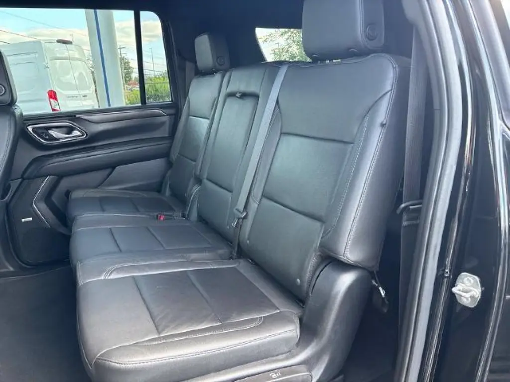 Chevrolet Suburban 2023 4x4 LT 4dr SUV