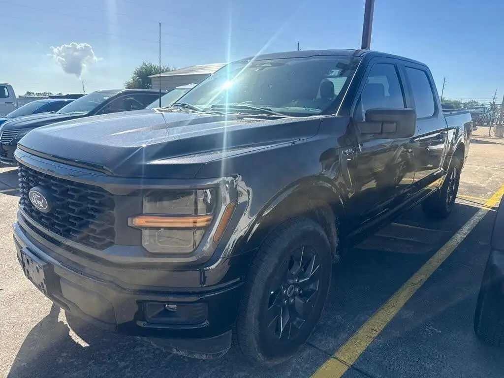 Ford F-150 2025 4x2 STX 4dr SuperCrew 5.5 ft. SB