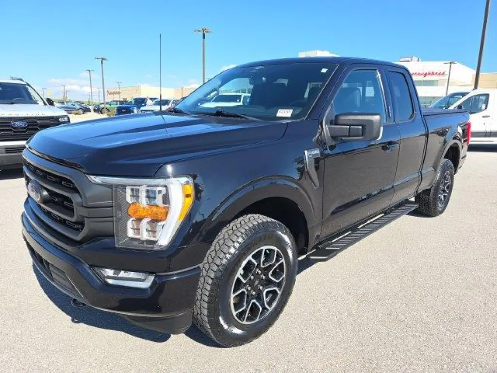 Ford F-150 2023 4x4 XLT 4dr SuperCab 6.5 ft. SB