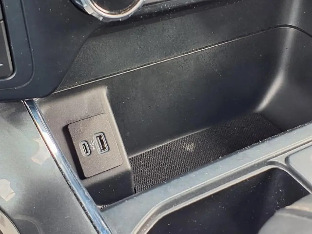Ford F-150 2023 4x4 XLT 4dr SuperCrew con cabina de 5.5 m.