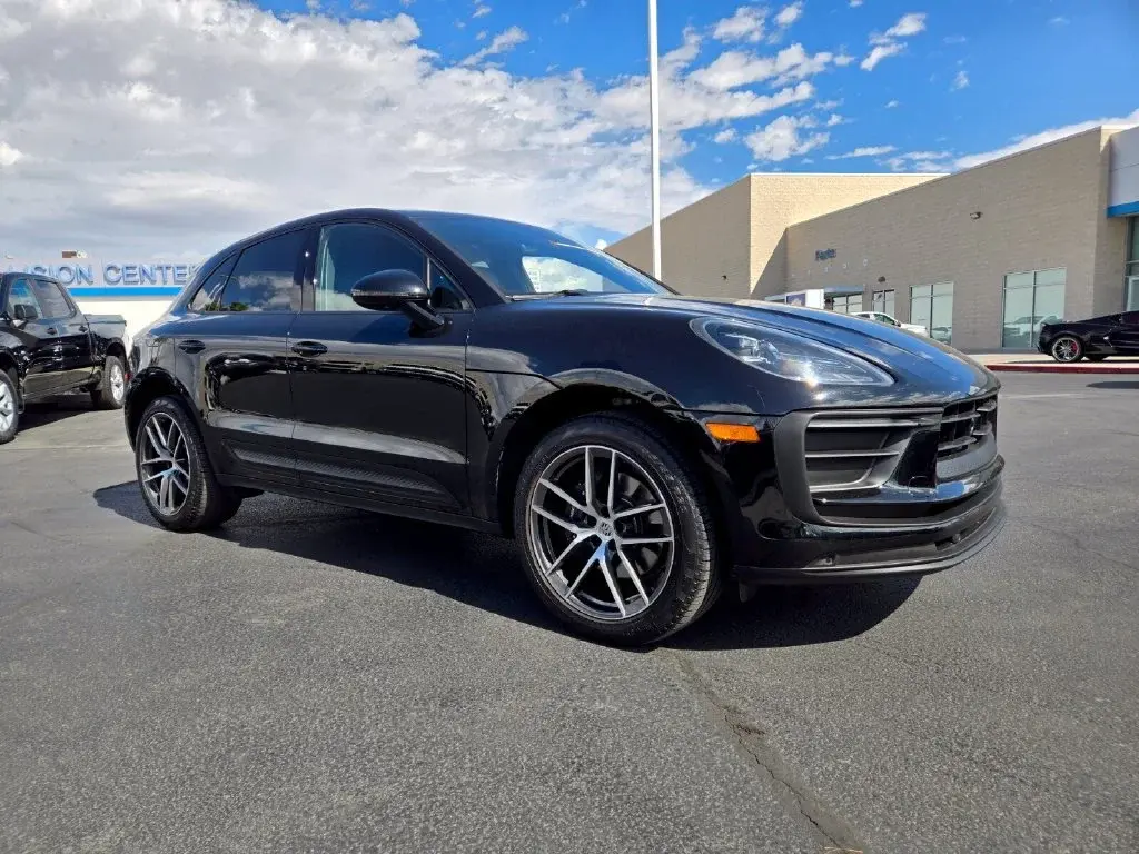 2025 Porsche Macan