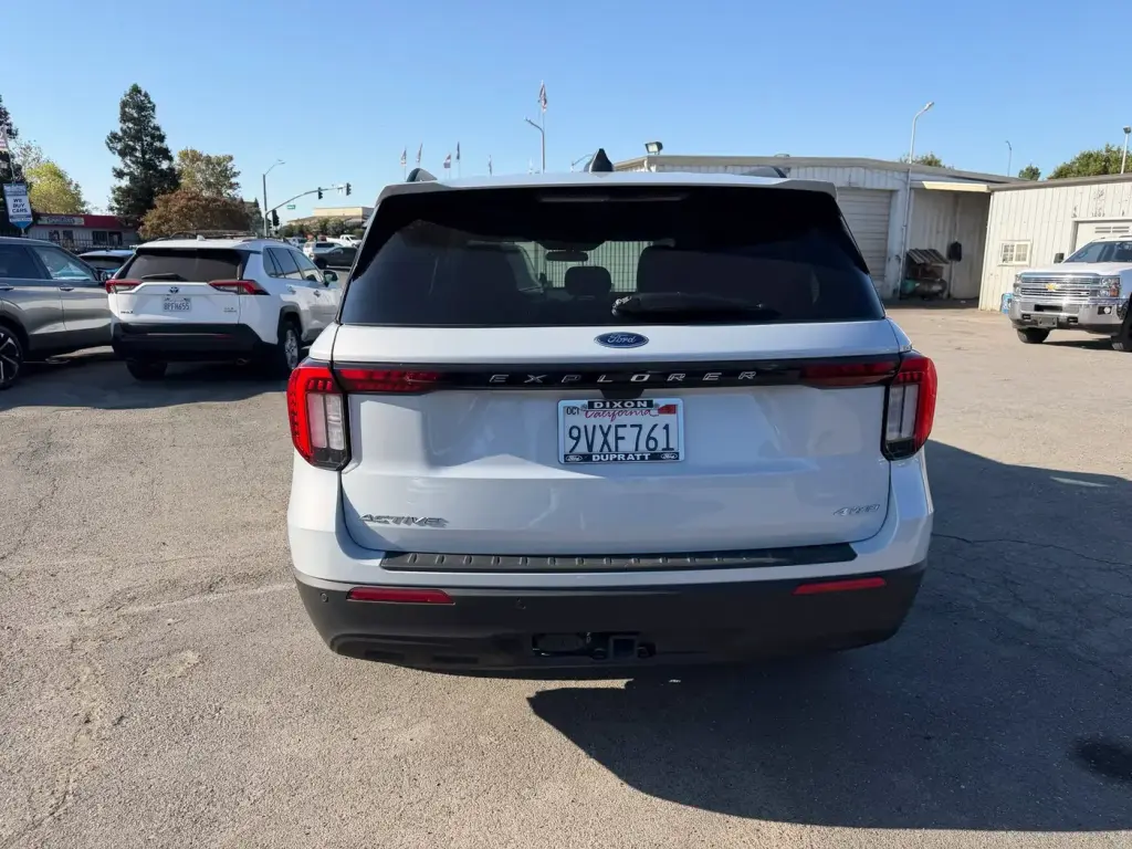 Ford Explorer 2025 AWD Active SUV de 4 puertas