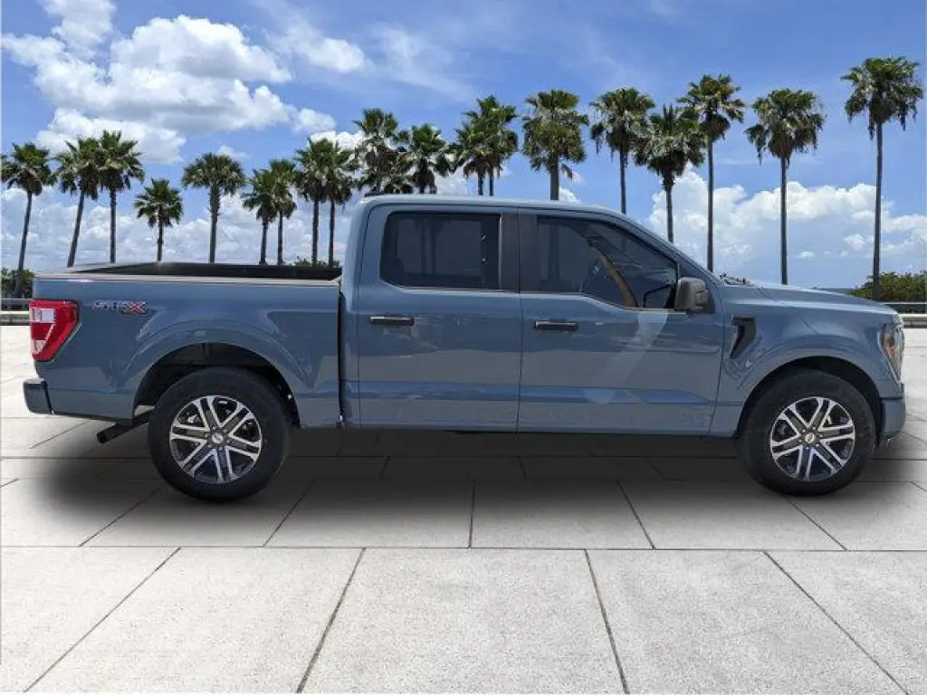 Ford F-150 2023 4x2 XL 4puertas SuperCrew 5.5 pies SB