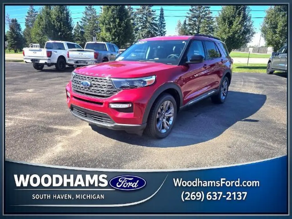 Ford Explorer 2024 con tracción en las cuatro ruedas XLT de cuatro puertas SUV