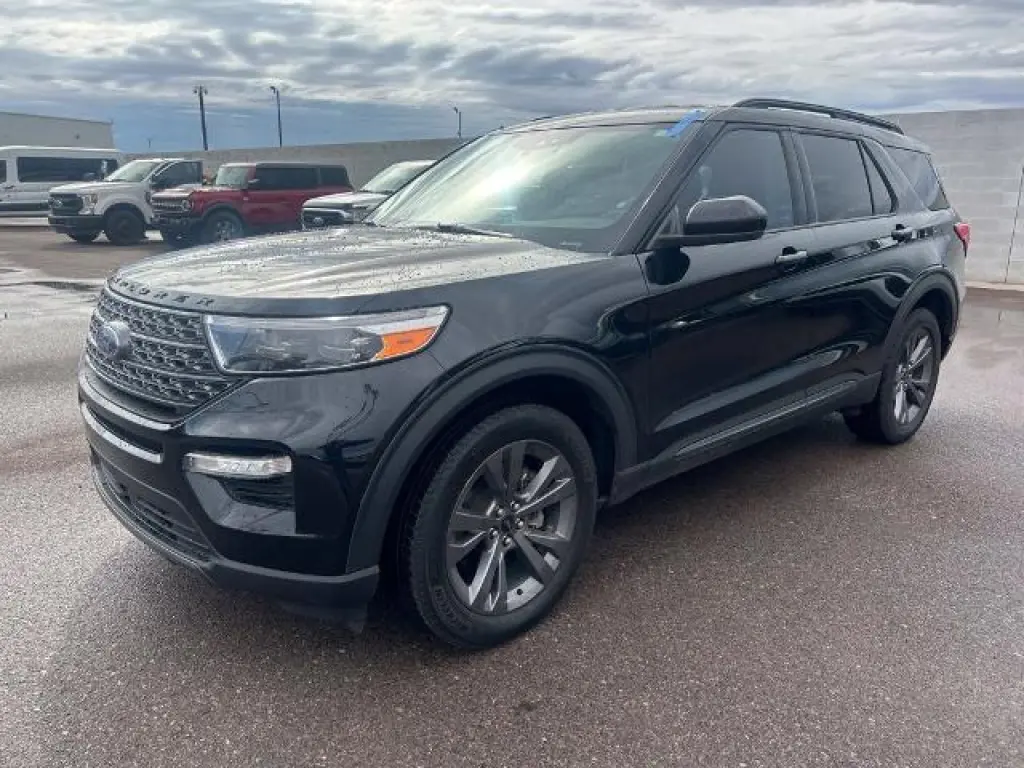 Ford Explorer 2023 AWD XLT SUV de 4 puertas