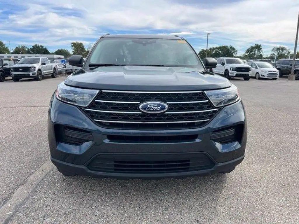 Ford Explorer 2024 AWD XLT SUV de 4 puertas