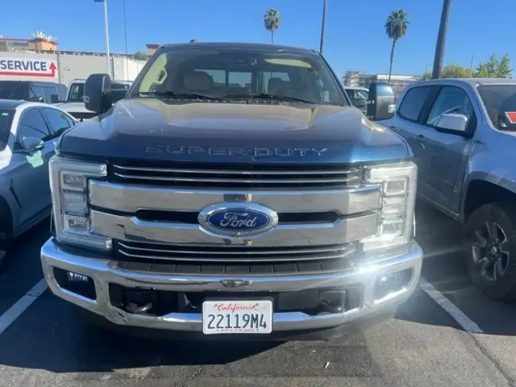 Ford F-250 Super Duty 2018 4x2 Lariat 4 puertas Cabina Doble Caja Corta de 6.8 pies Pickup