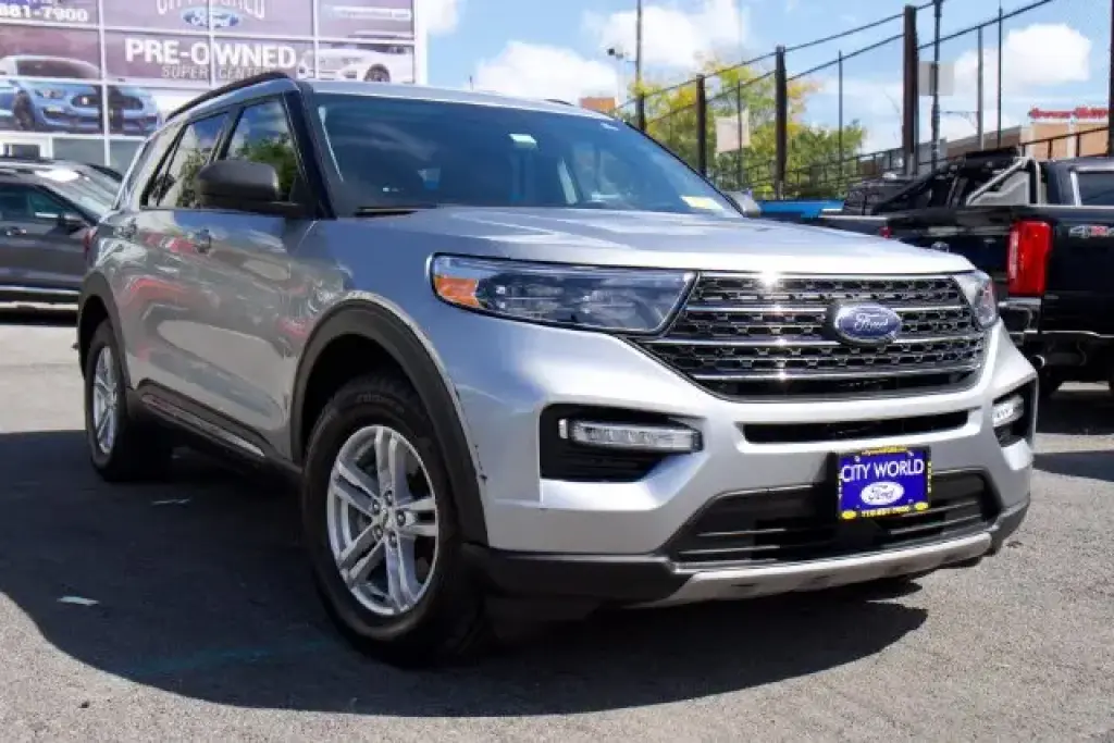 Ford Explorer 2022 AWD XLT SUV de 4 puertas
