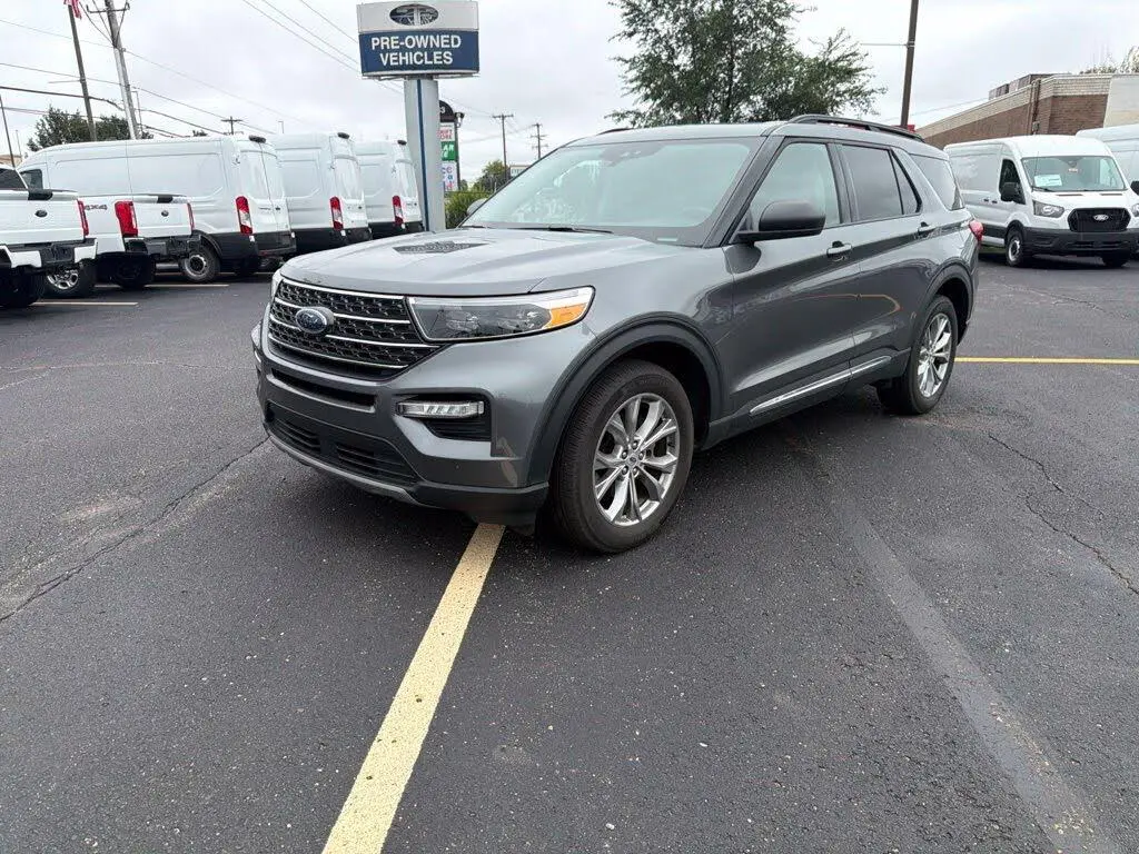 Ford Explorer 2023 AWD XLT SUV de 4 puertas