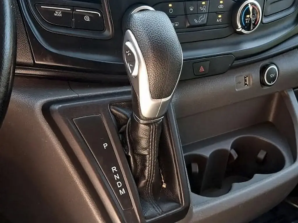 Ford Transit 2023 350 XL 3 puertas LWB Techo Bajo Furgón de Pasajeros
