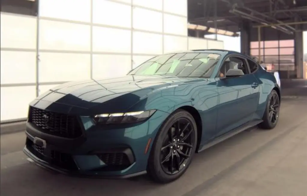 Ford Mustang 2026 EcoBoost Fastback de 2 puertas