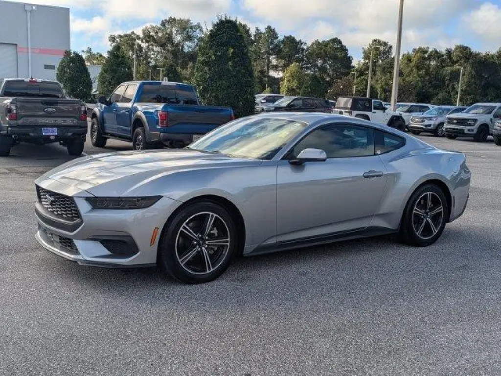 Ford Mustang 2025 EcoBoost 2 puertas Fastback