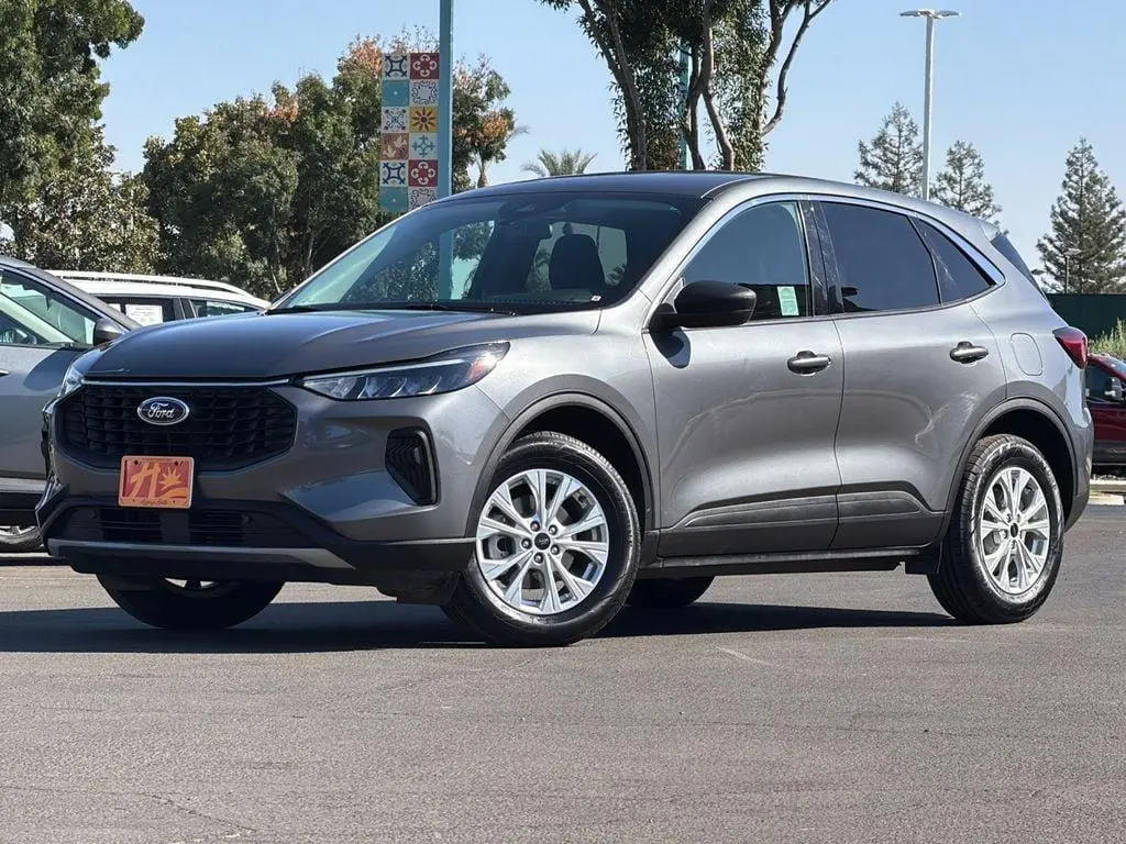 Ford Escape 2024 con transmisión automática a las cuatro ruedas y 4 puertas SUV