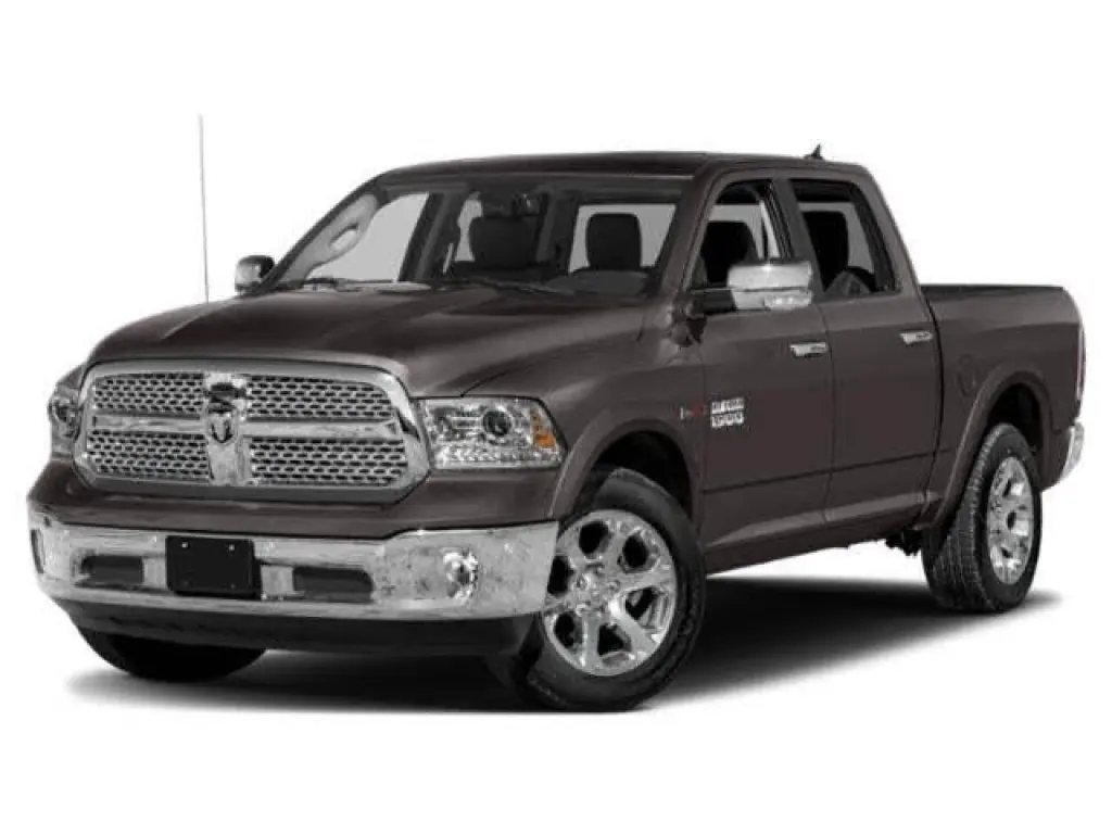 Camioneta Ram 1500 2018 4x4 Laramie de 4 puertas, cabina doble (Crew Cab) y caja corta de 6.3 pies
