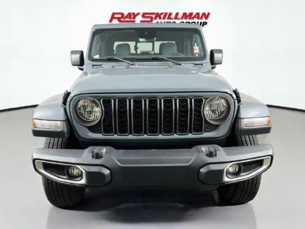 Jeep Gladiator 2024 4x4 Sport S Cabina Doble 4 puestas batea de 1.5 m