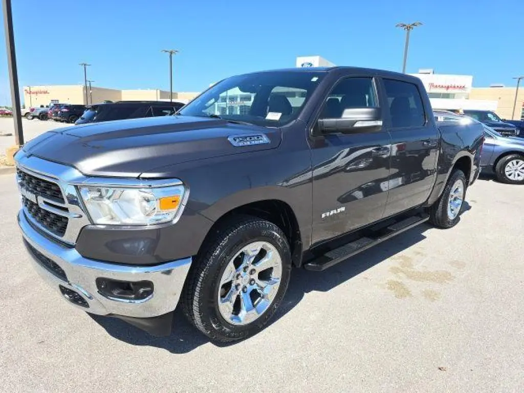 Ram 1500 2022 4x4 Big Horn 4 puertas Cabina de Tripulación 5.6 pies. SB Pickup