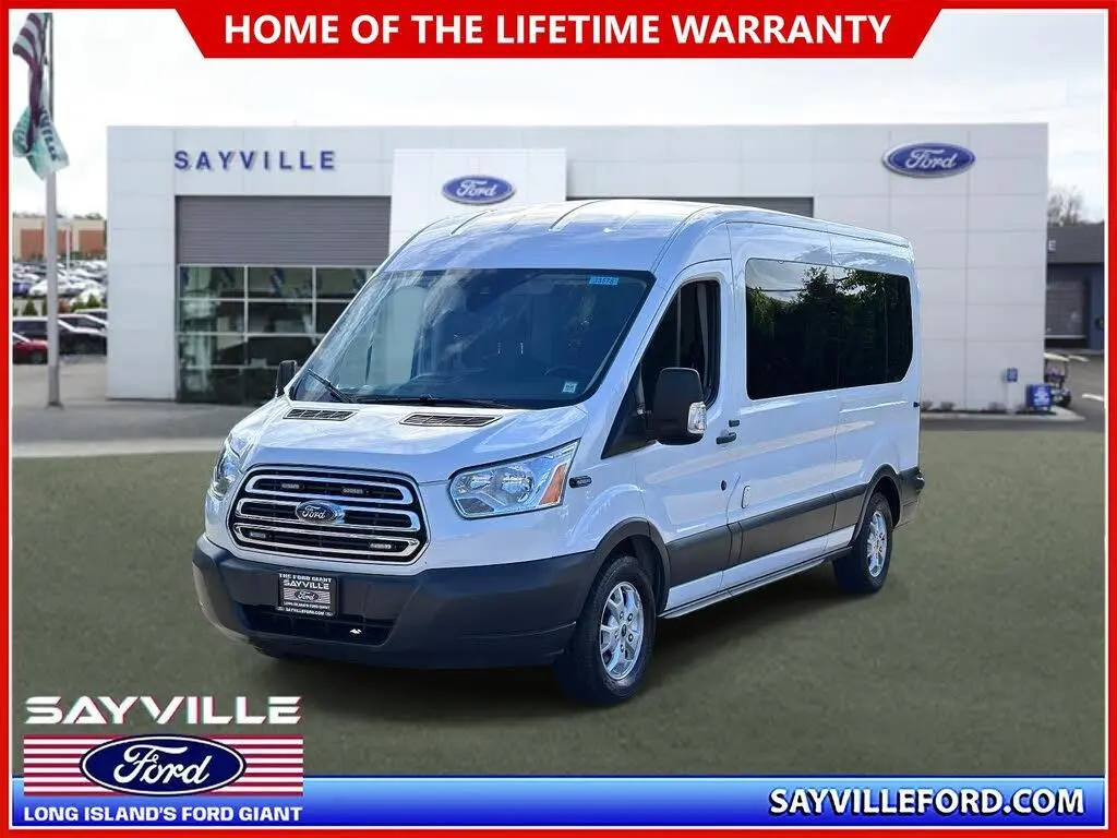 Furgoneta de pasajeros Ford Transit 2015 350 XL de 3 puertas, distancia entre ejes larga, techo mediano con puerta corredera en el lado del pasajero