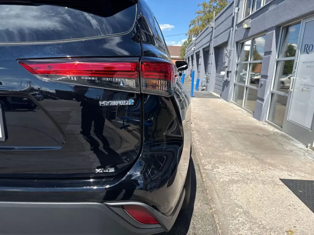 2023 Toyota Highlander Hybrid XLE